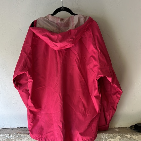 Woman’s LL Bean windbreaker/ Rain jacket. Sz X. Great condition - Picture 2 of 4